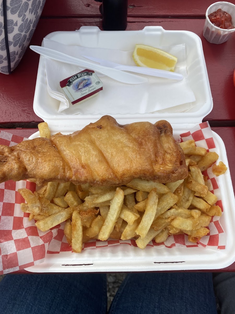 Perky's Fish & Fries - Photo 2