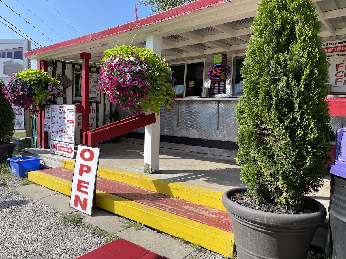 Perky's Fish & Fries - Photo 6