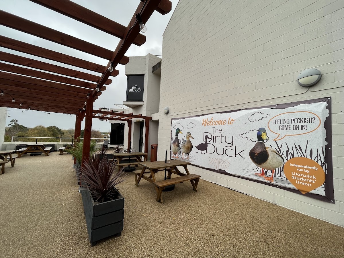 The Dirty Duck - Photo 8