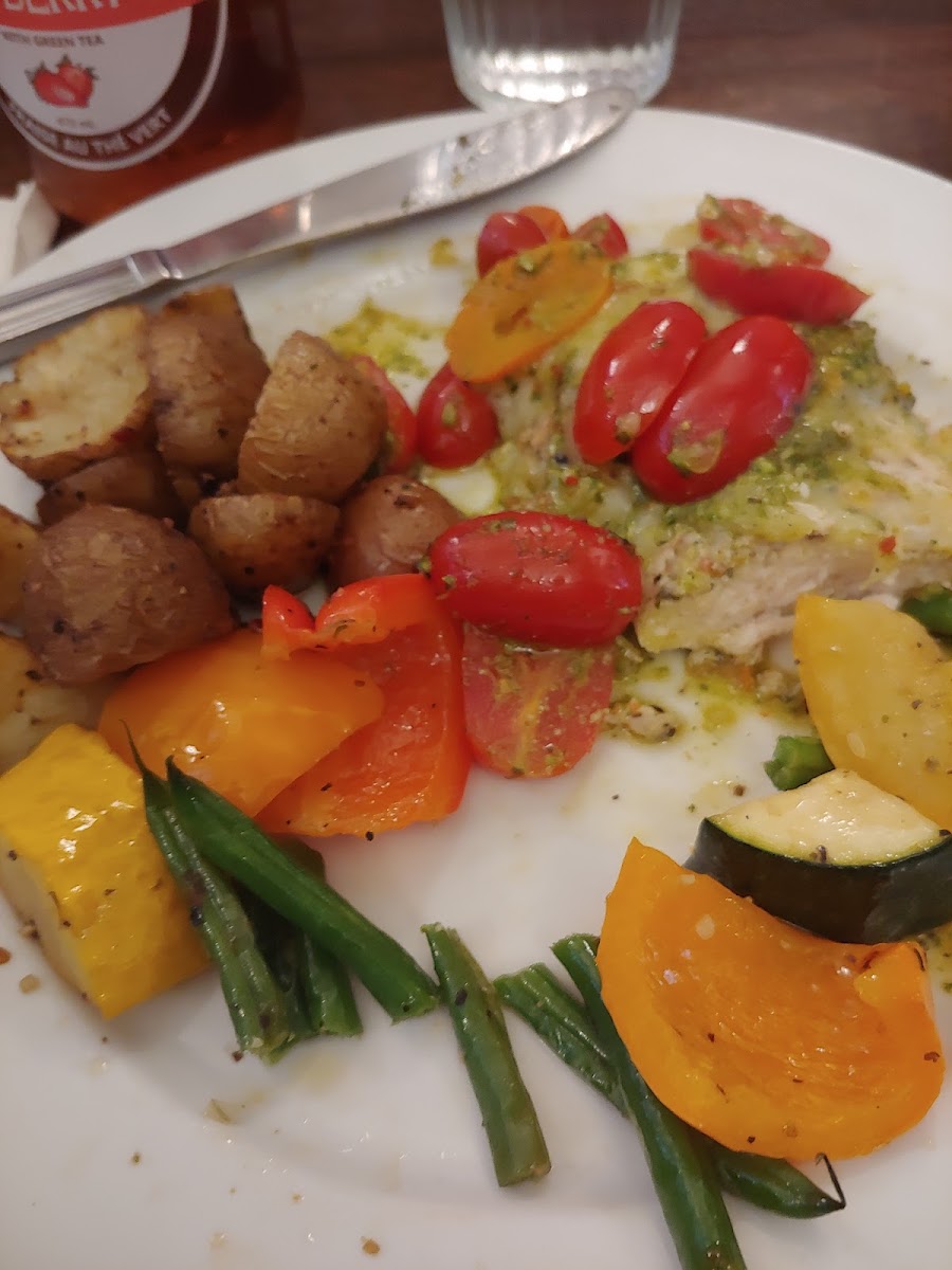 Ellena's Cafe & Pantry - Photo 3