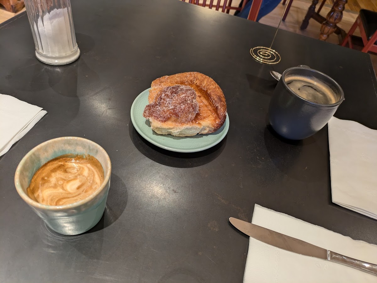 Ellena's Cafe & Pantry - Photo 6