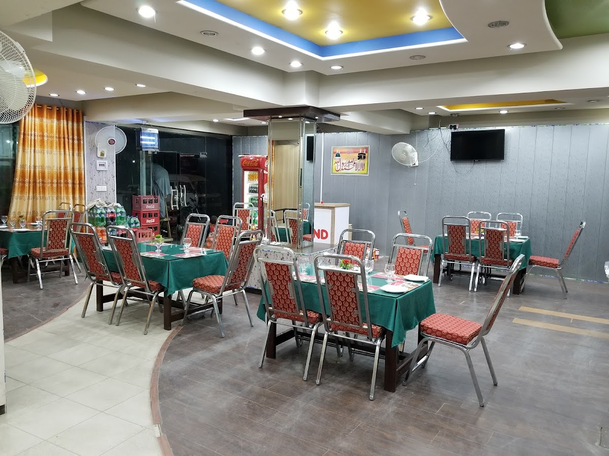 Food Land Mansehra - Photo 2