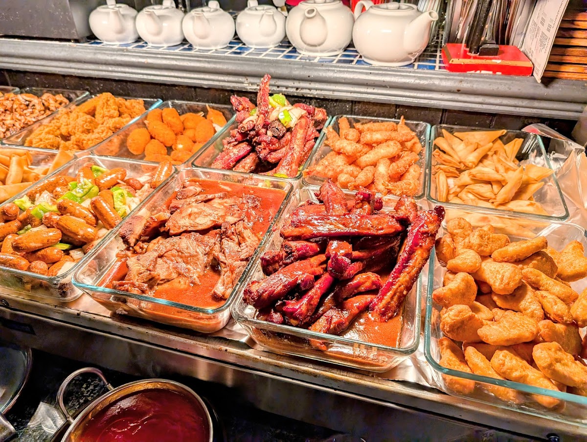 Emperor Chinese Restaurant - Photo 2