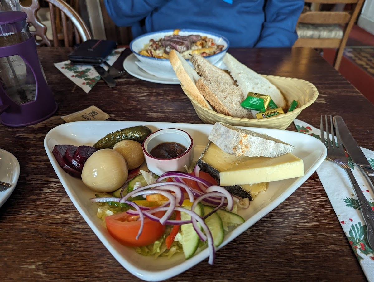 Trewellard Arms - Photo 8