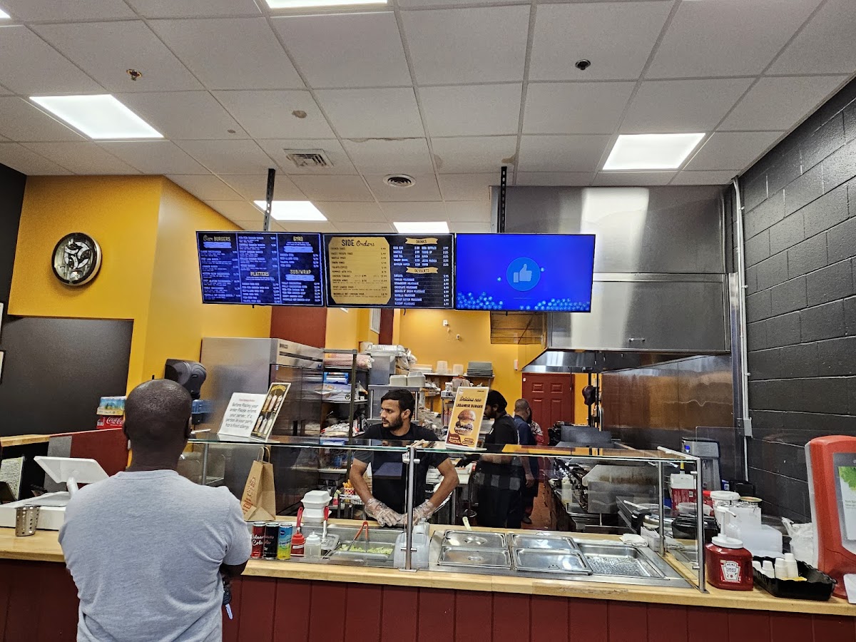 Halal Eatz - Photo 6