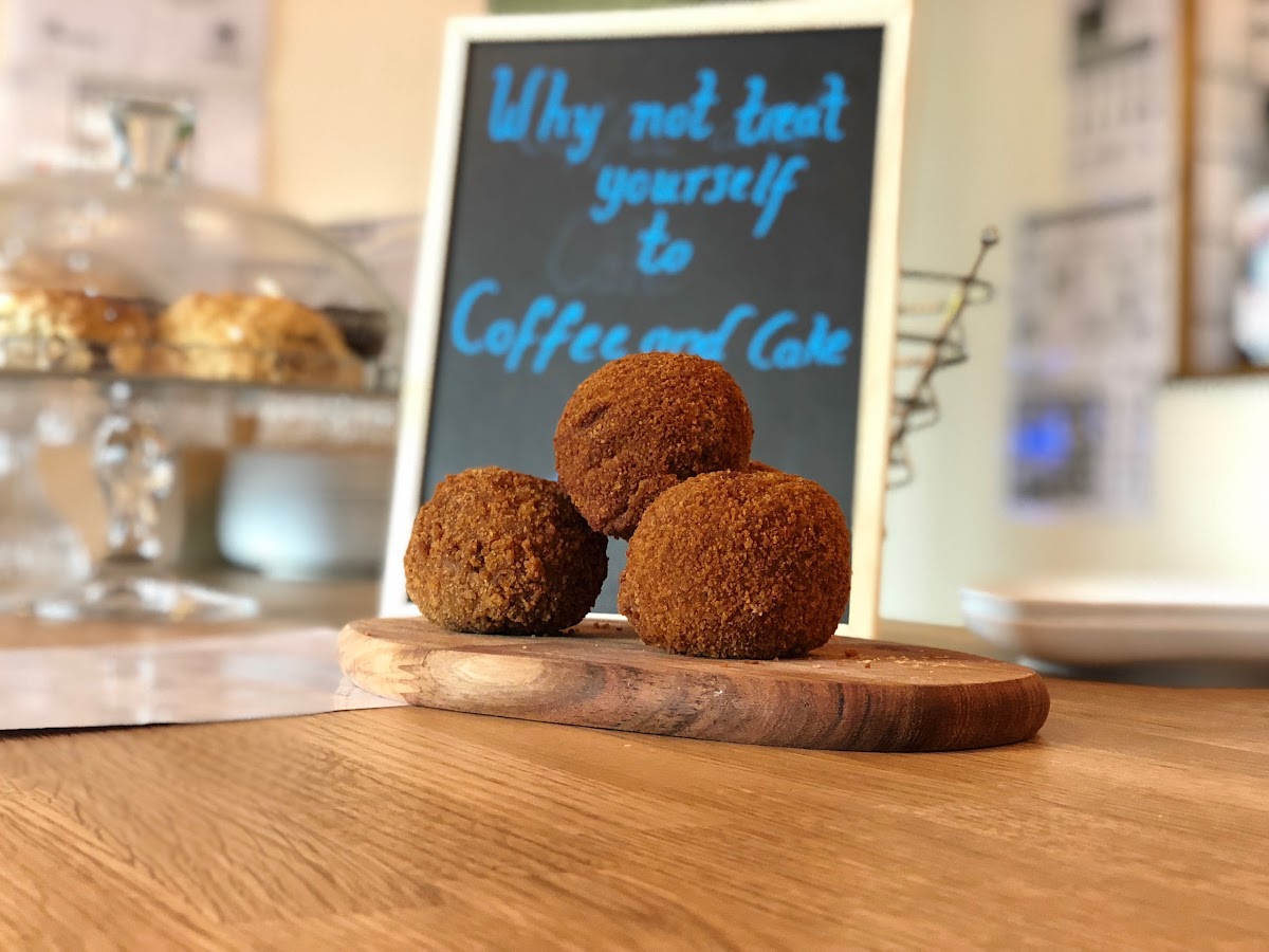 The Peloton Café - Photo 7