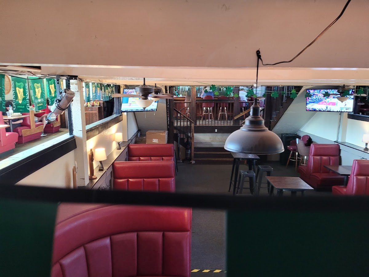 McShanes Bar & Grill - Photo 4