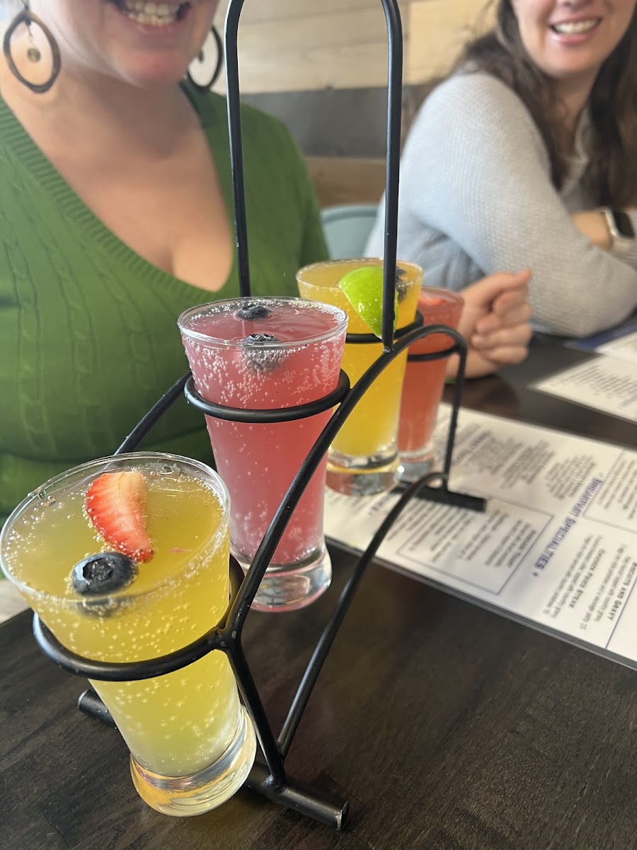 Ethan's Eatery - Photo 7