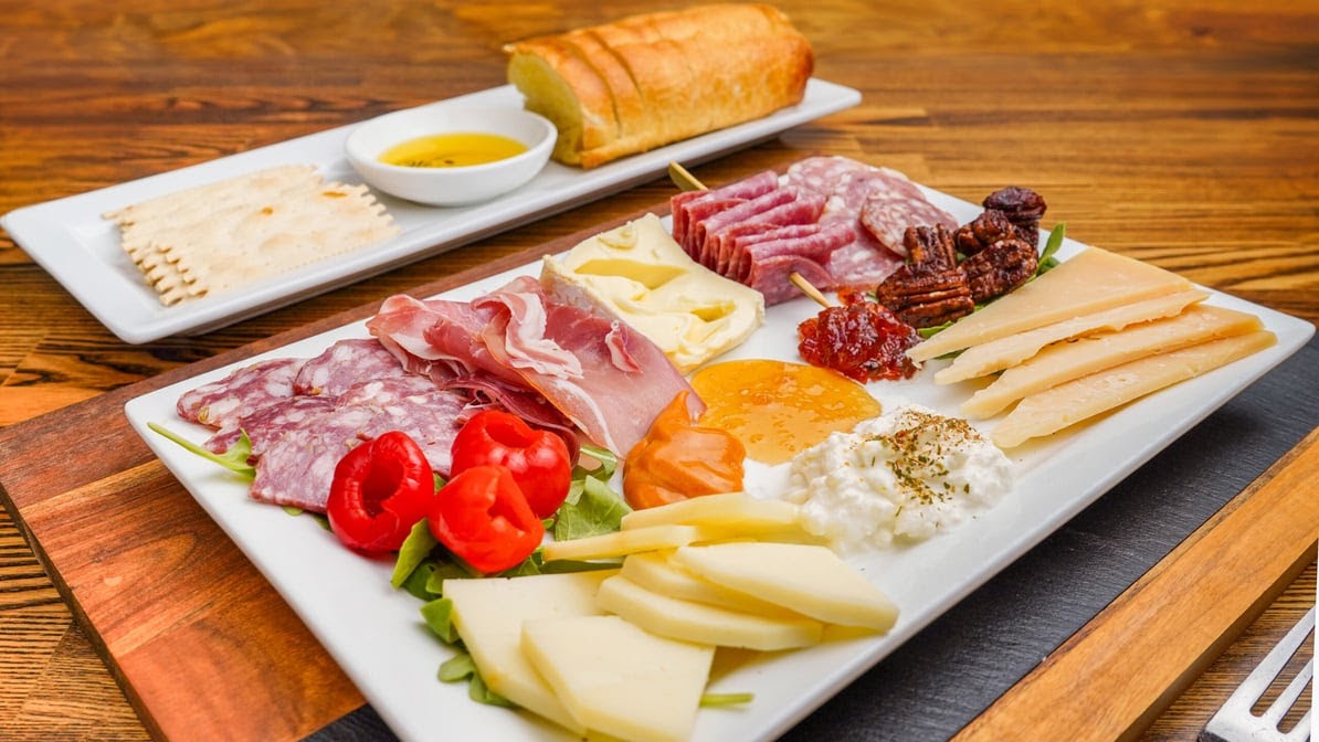 We Olive & Wine Bar - Photo 4