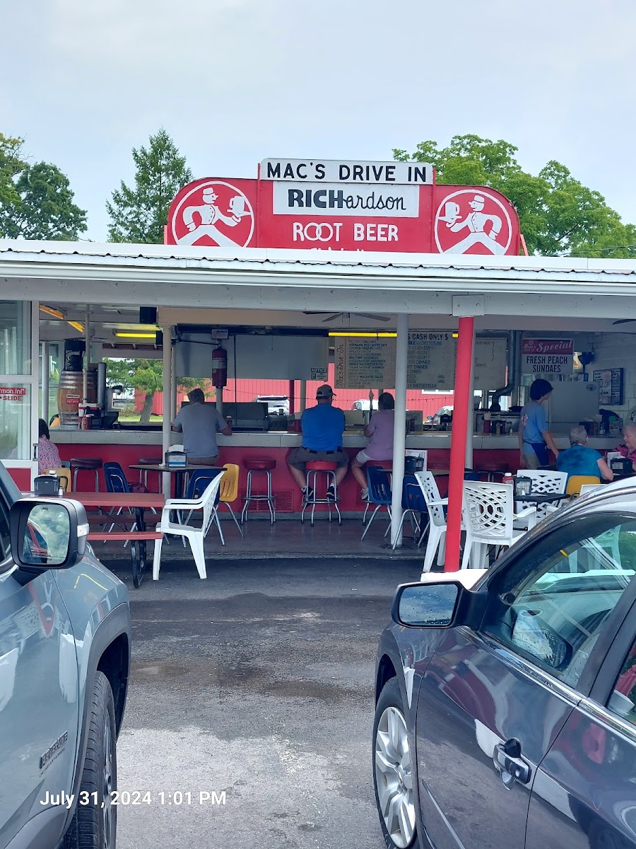 Mac's Drive-In