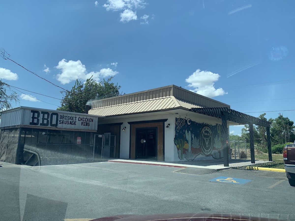 Ain’t She Grand BBQ Co. - Photo 9