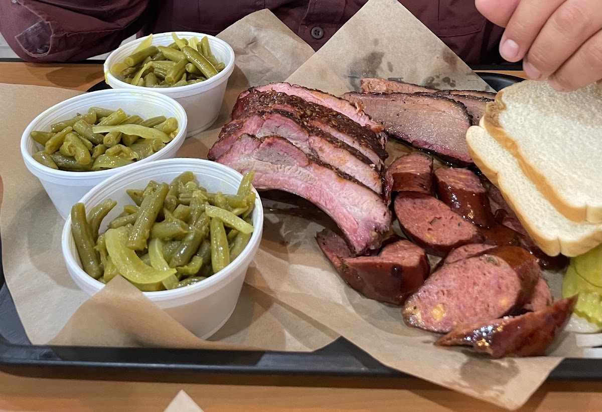 Ain’t She Grand BBQ Co. - Photo 2
