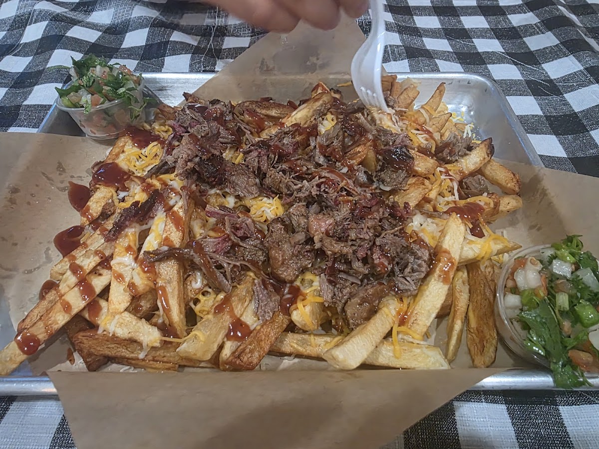 Ain’t She Grand BBQ Co. - Photo 3