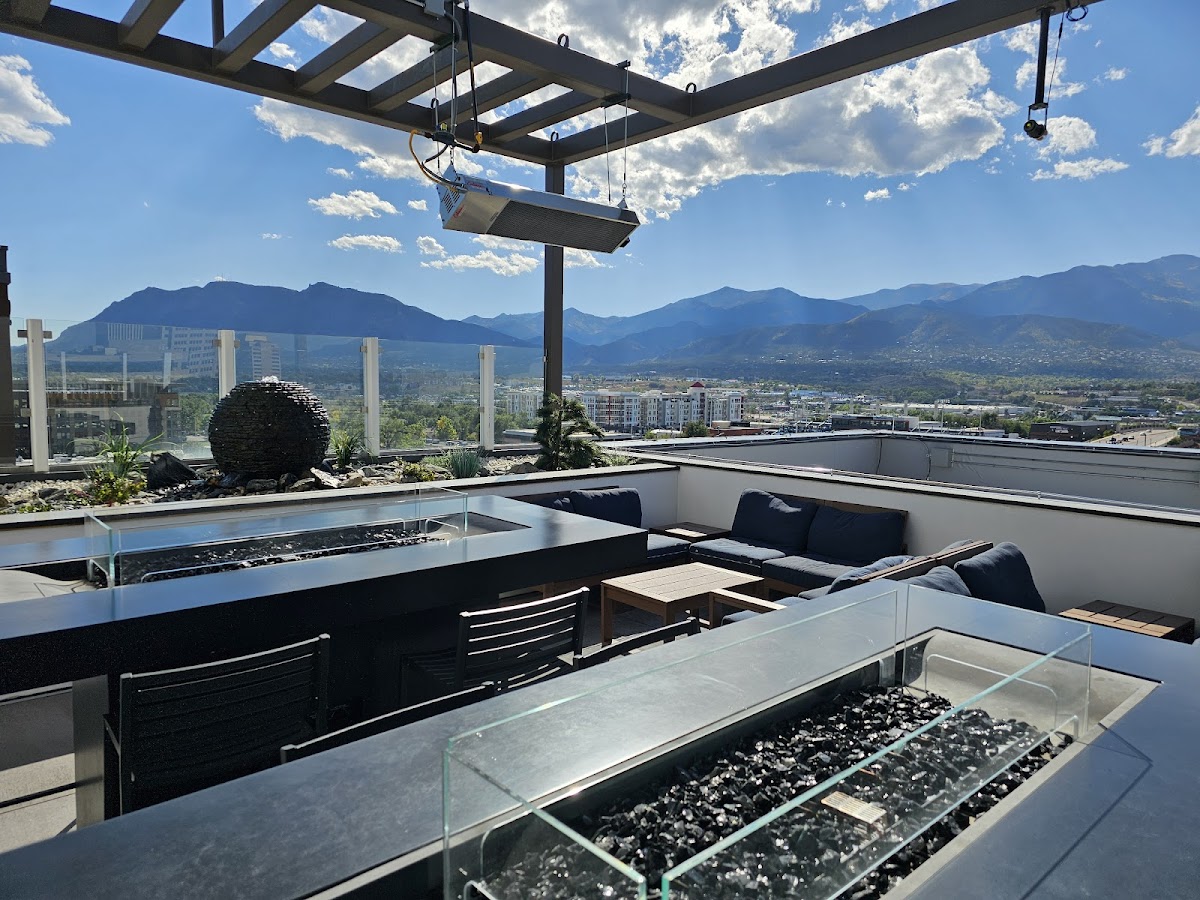 Lumen8 Rooftop Social - Photo 2
