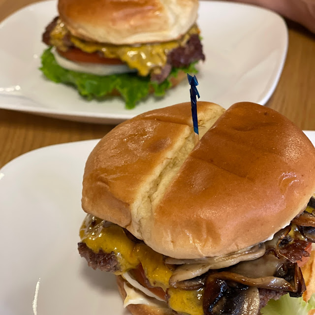 Mushroom Cheeseburger