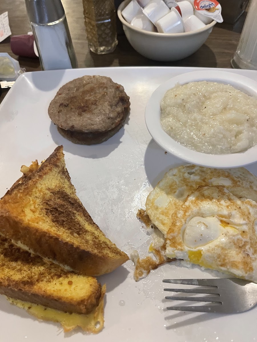 Country Sunrise Grill - Photo 5