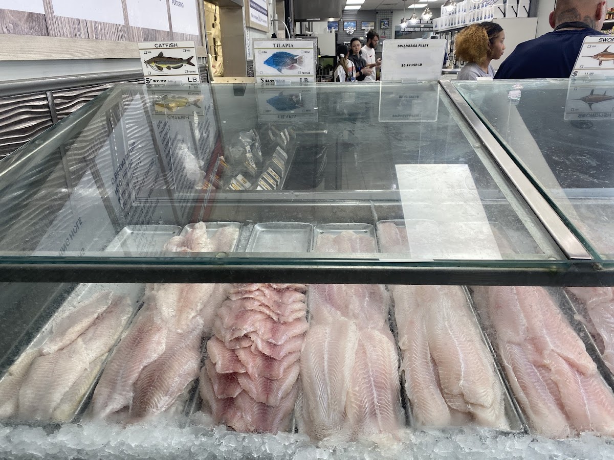 Maria's Fresh Seafood Market - Photo 6