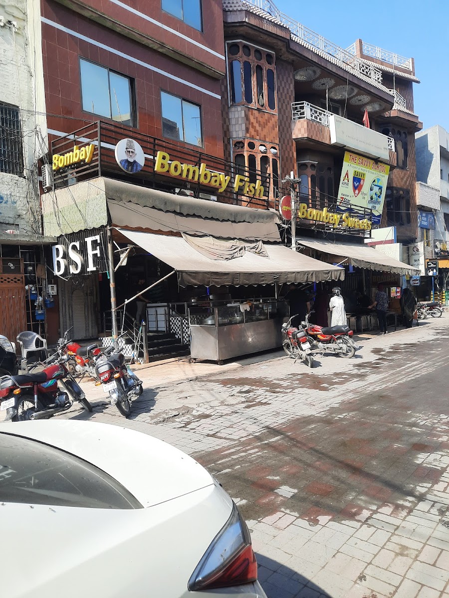 Bombay Sweets & Fish Restaurant - Photo 6
