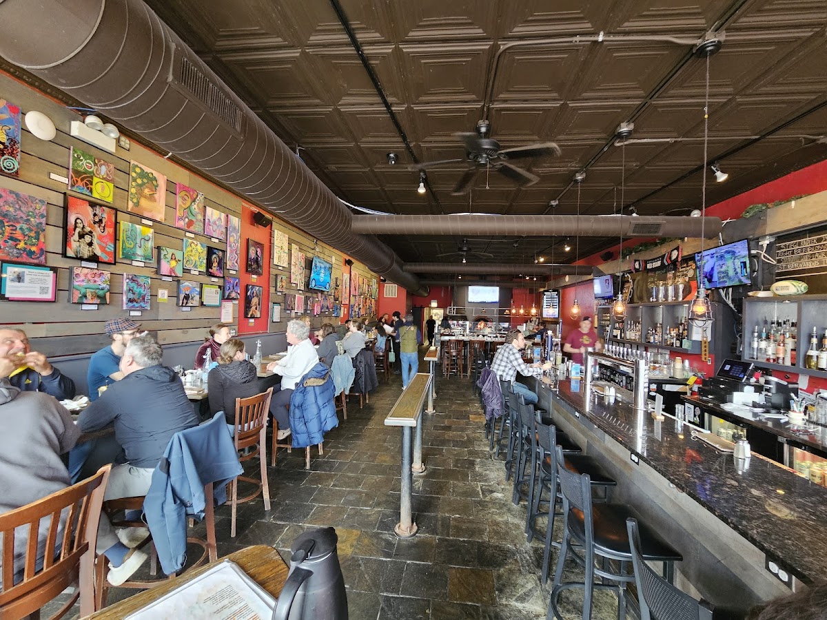R Public House - Photo 3