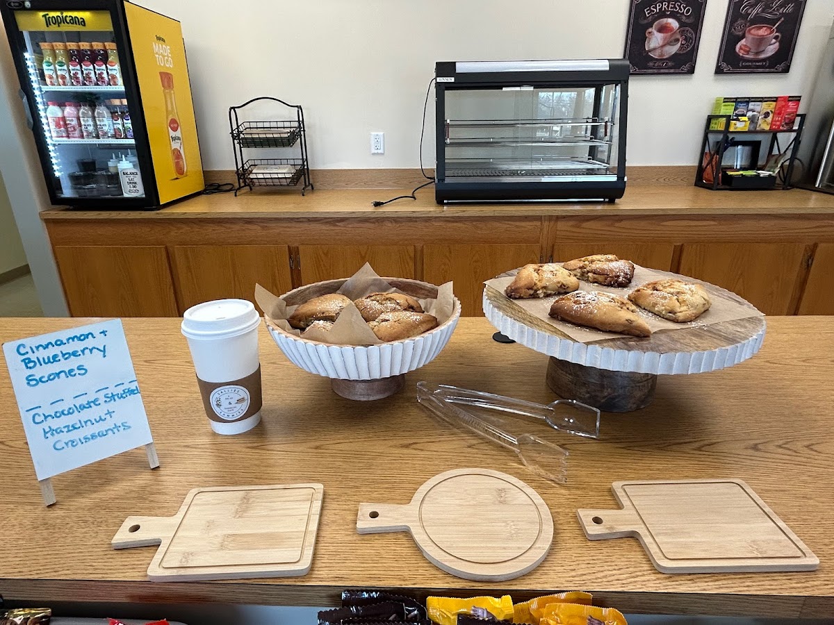Sallies & Sammies - Photo 9