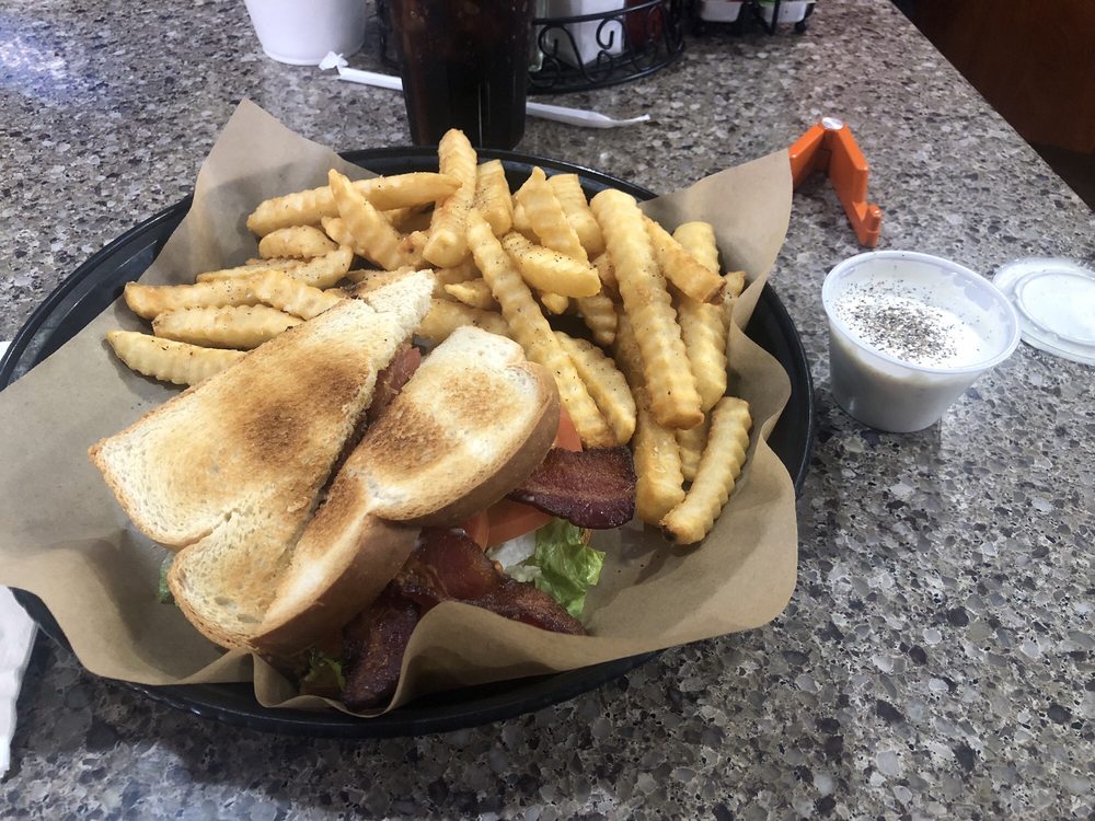 Apple Barrel Restaurant - Photo 9