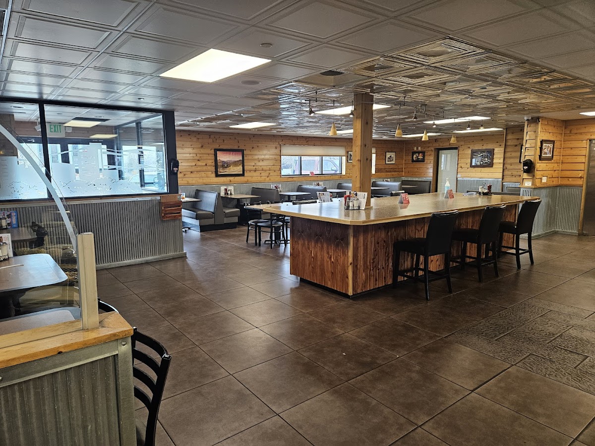Apple Barrel Restaurant - Photo 3