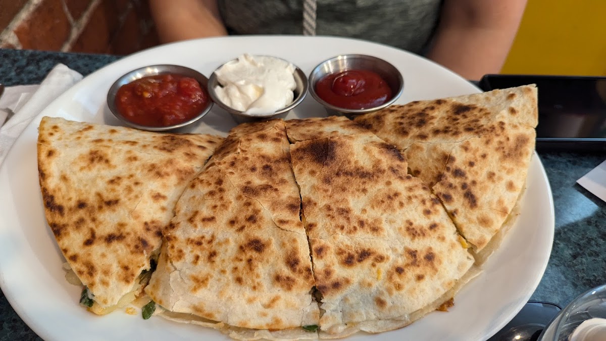 Sour Pickle Cafe - Photo 9