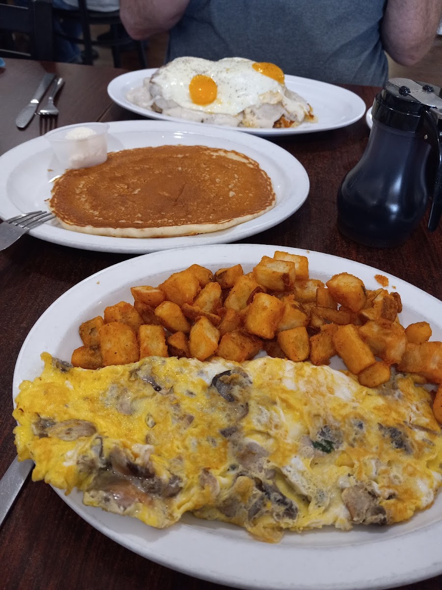 Nick's Pancake House - Photo 2