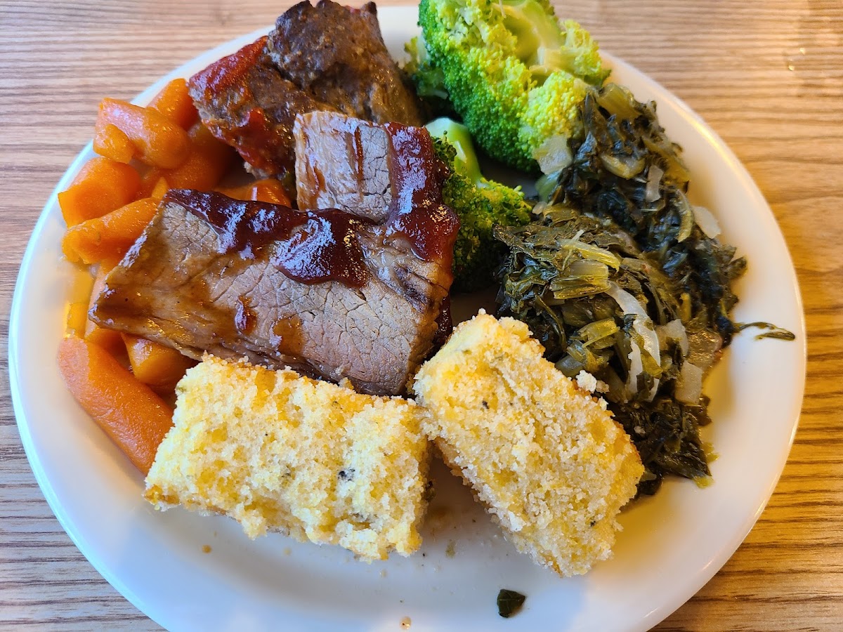 T/R's Steaks & More - Photo 8