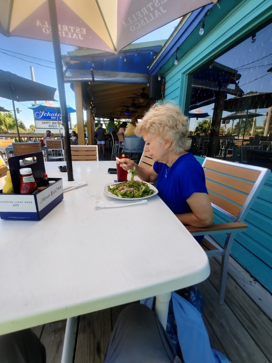 Ichabod's Beachside Bar & Grille - Photo 3