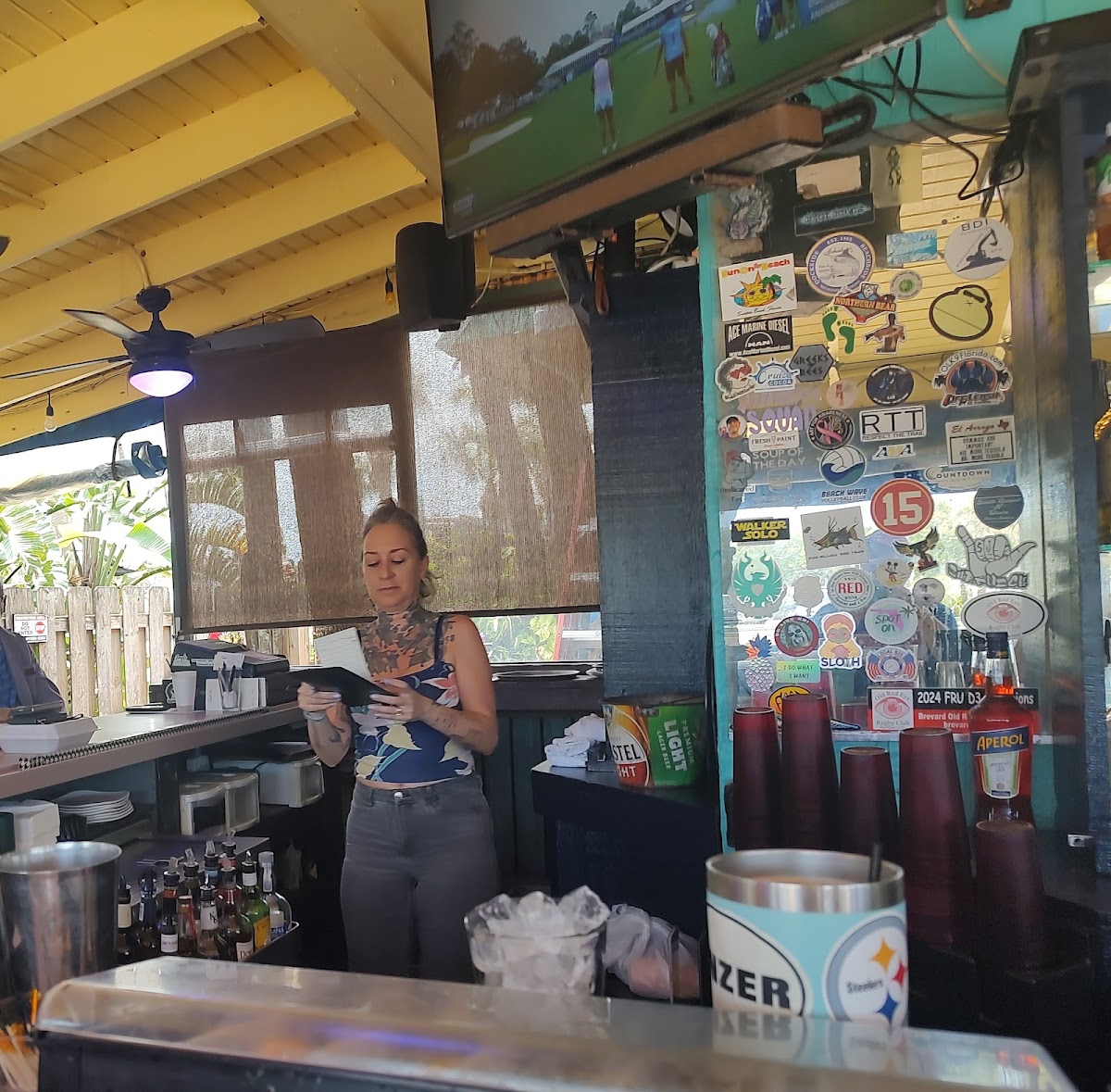 Ichabod's Beachside Bar & Grille - Photo 5