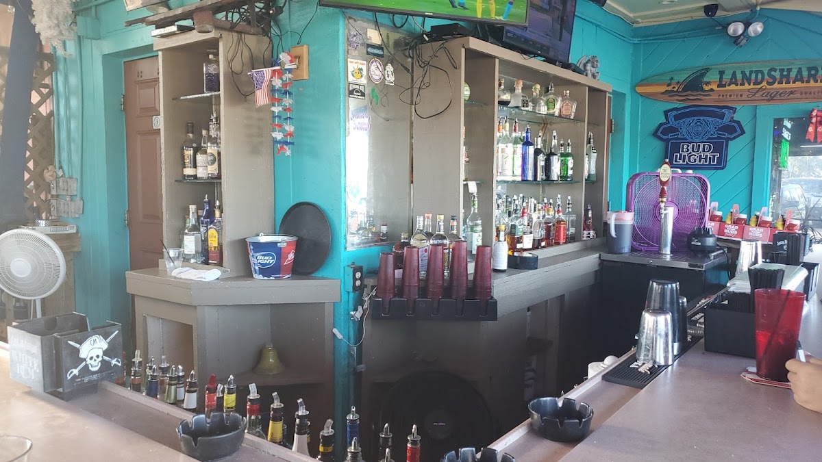Ichabod's Beachside Bar & Grille - Photo 7