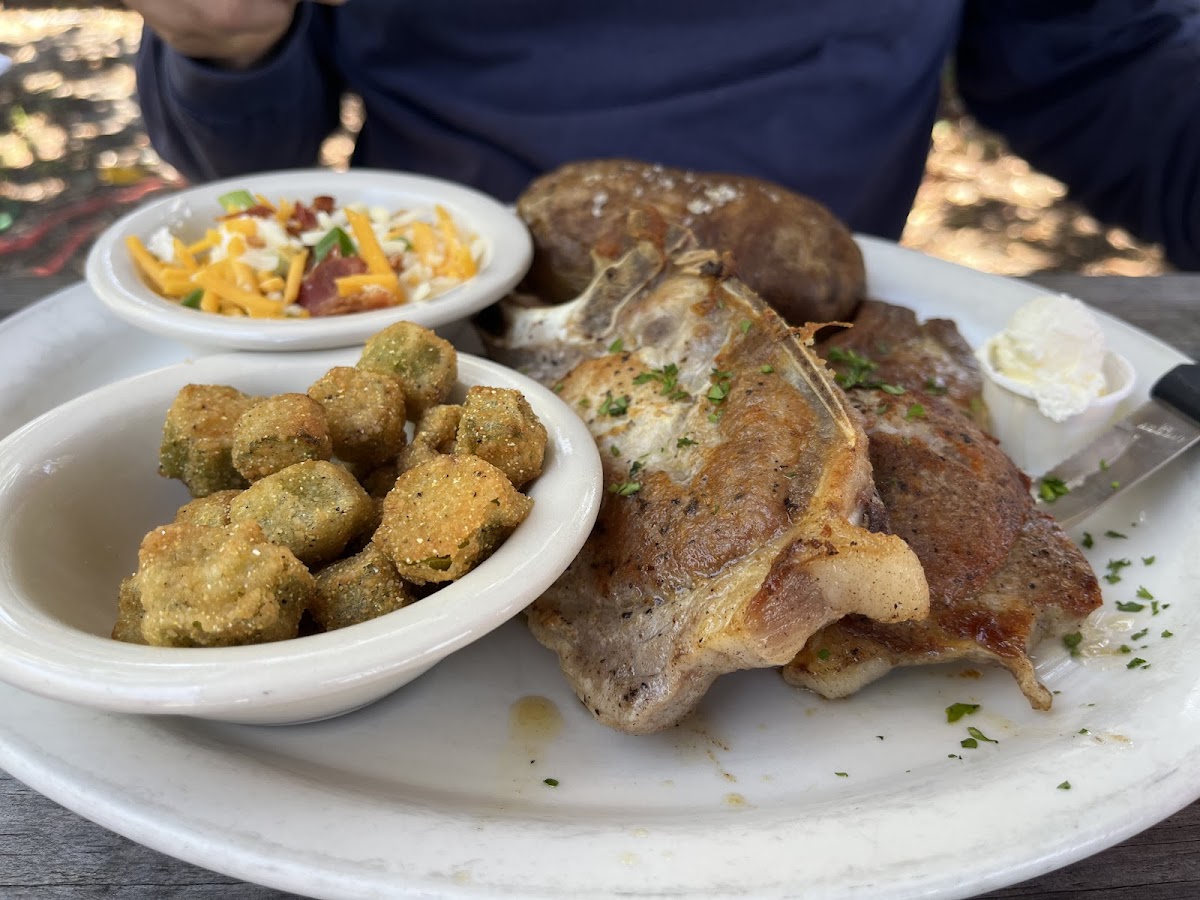 Front Porch Restaurant - Photo 6