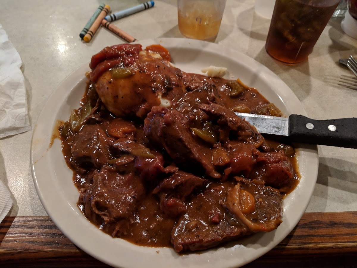 Lion's Pride Restaurant - Photo 9