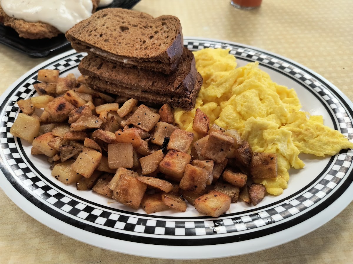University Diner - Photo 7