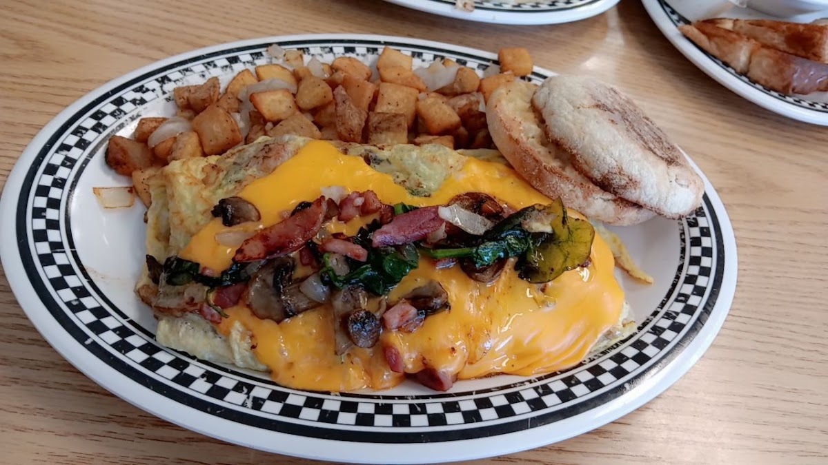 University Diner - Photo 8