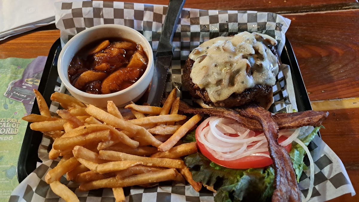 Red's Restaurant - Photo 2