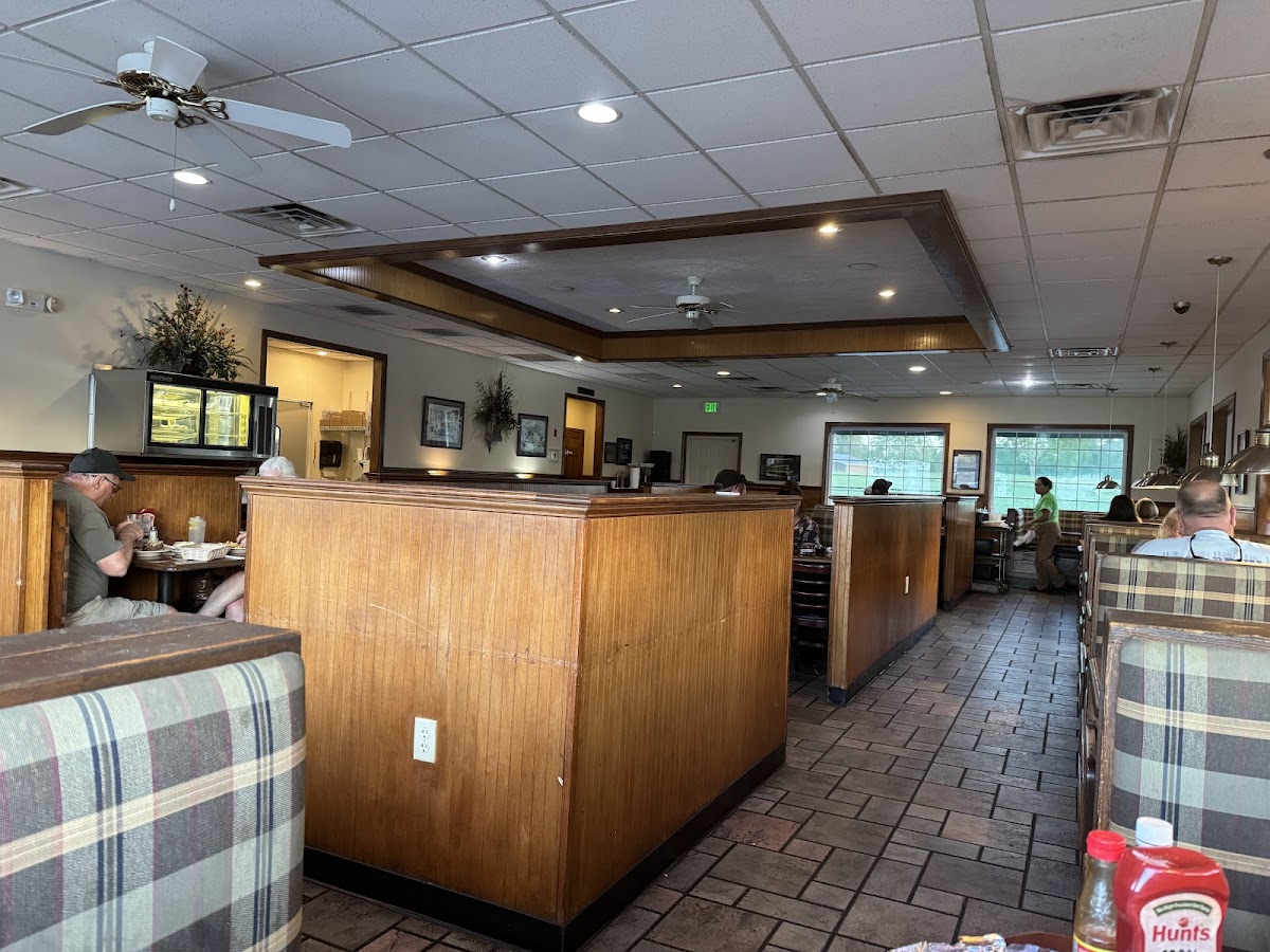 Scotty's Hometown Grill - Photo 4