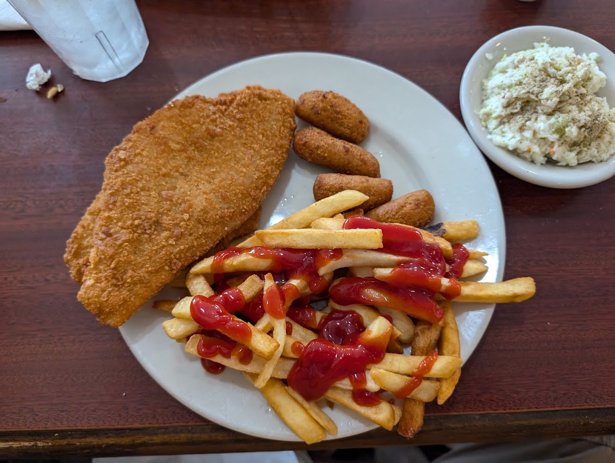 Scotty's Hometown Grill - Photo 6