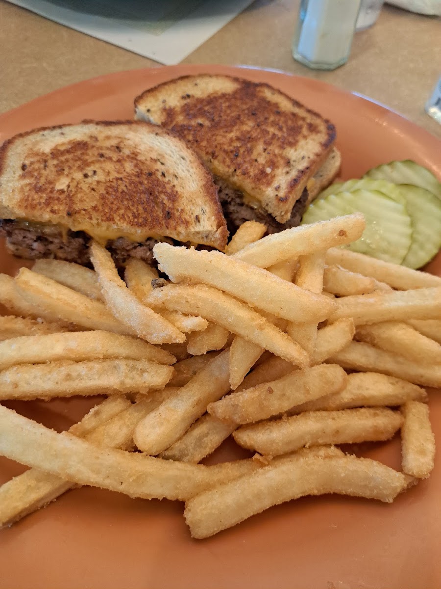 Jedi's Garden Family Restaurant - Photo 4