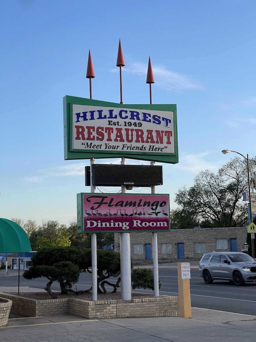 Hillcrest Restaurant and Trading Post Saloon - Photo 2