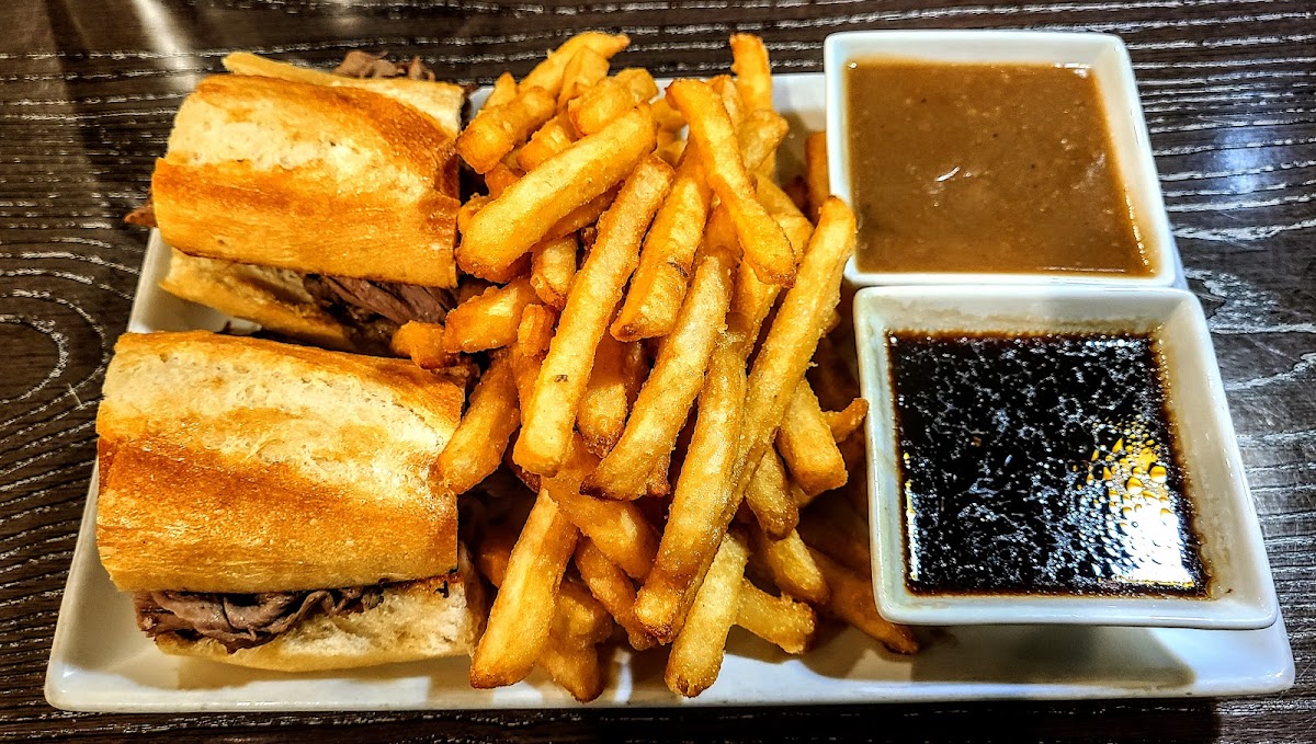 Grillers Kitchen & Bar - Photo 7