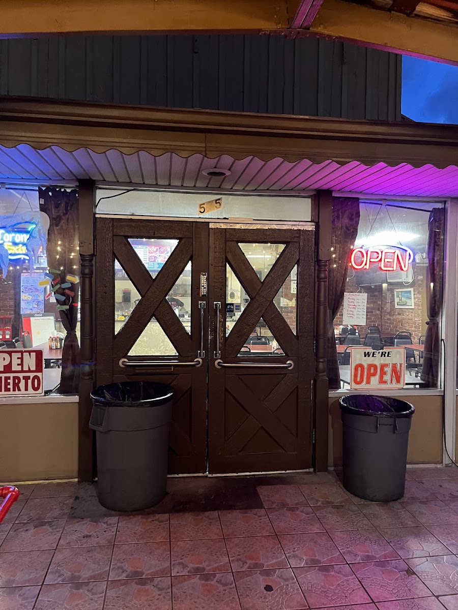 Beto's Taqueria - Photo 6