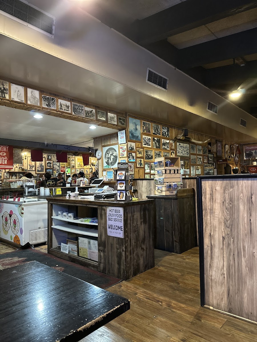 Mt Whitney Restaurant - Photo 9