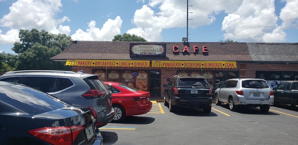 Restaurante La Hacienda & Bakery