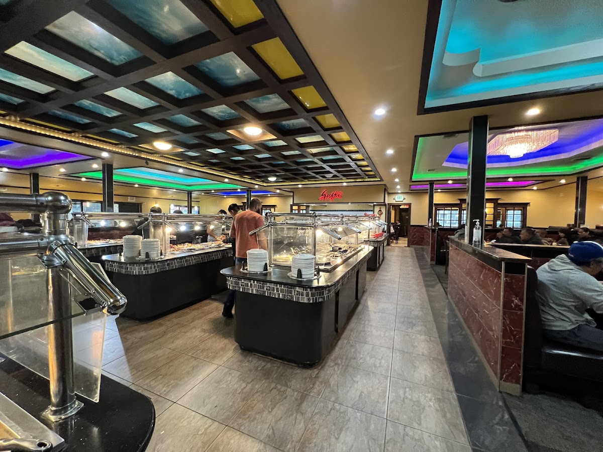 Hibachi Buffet & Grill - Photo 4