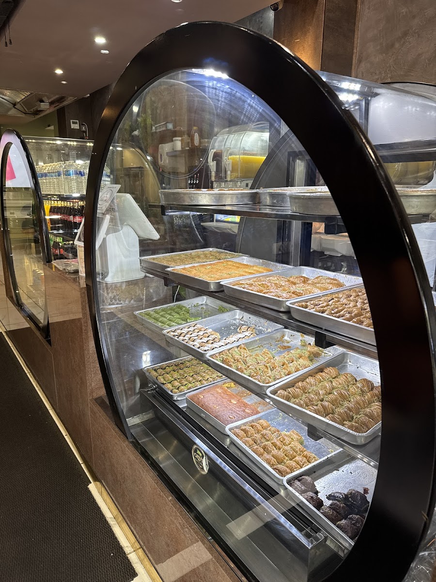 Olives Grill&Dessert - Photo 1