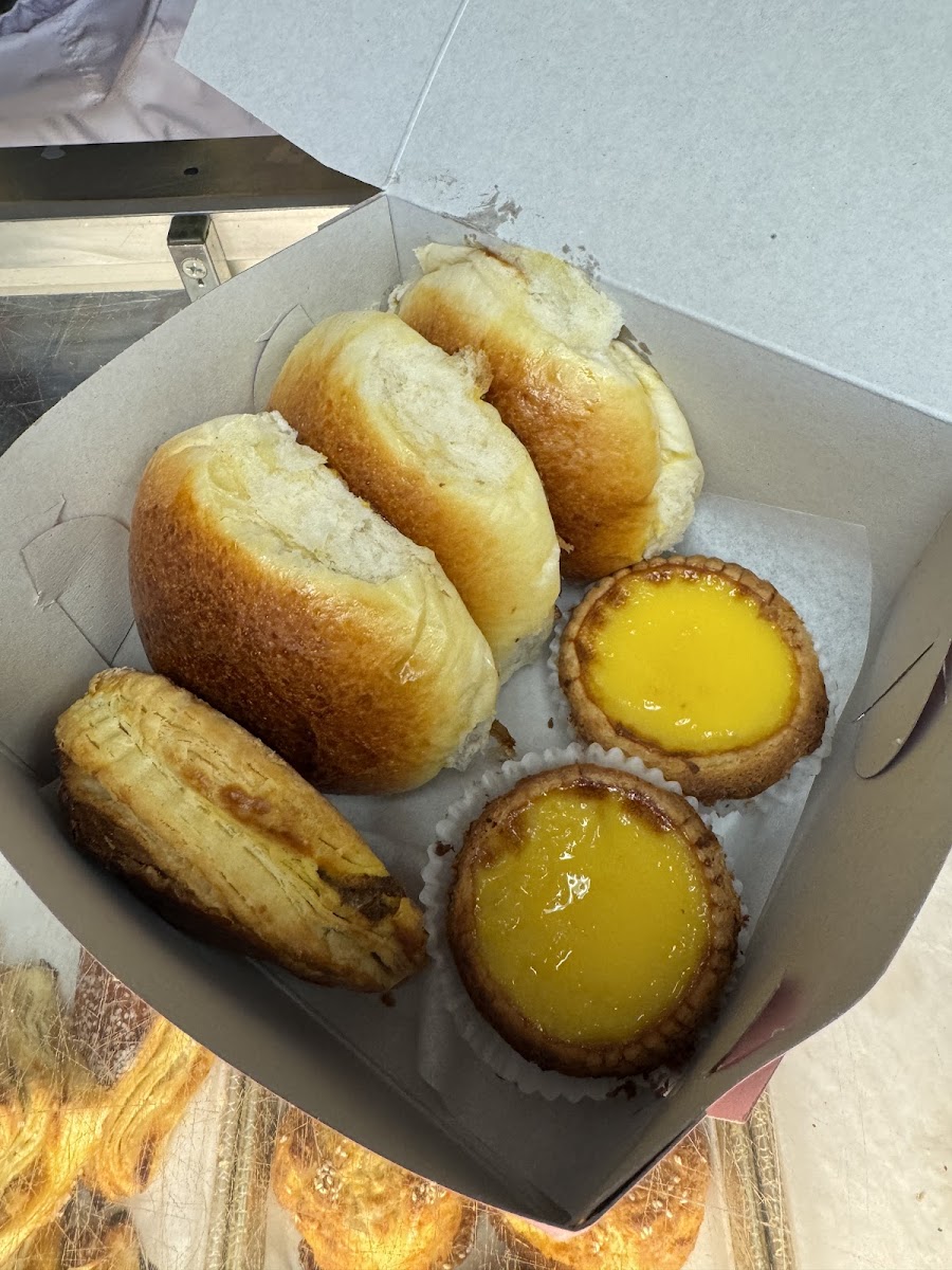 Lung Fung Bakery - Photo 1