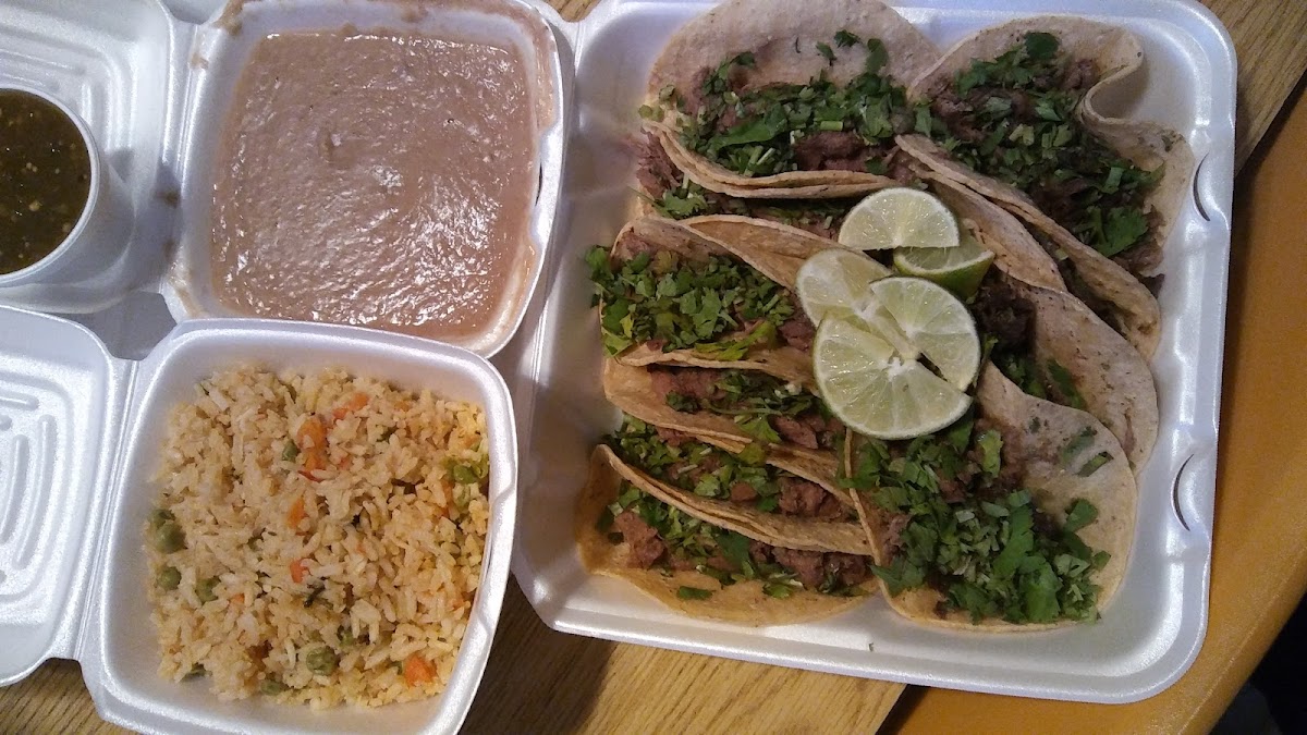 Taquería Pinocho - Photo 8