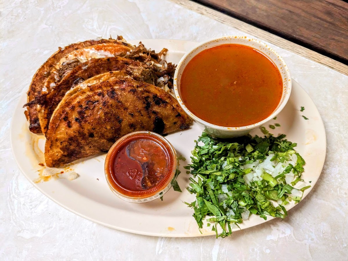 Birria Huentitan Restaurant - Photo 8